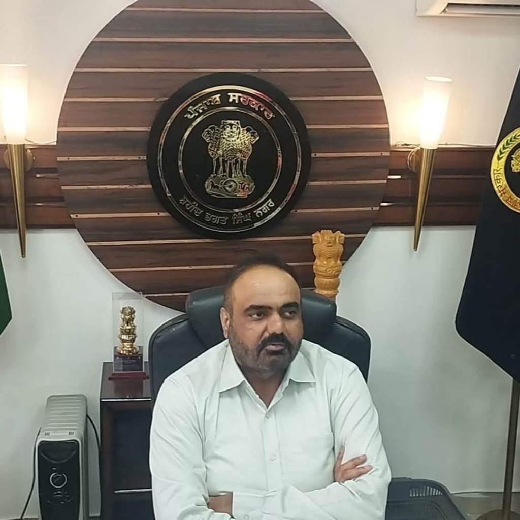Ban on Placing Advertisements and Hoardings on Government Buildings